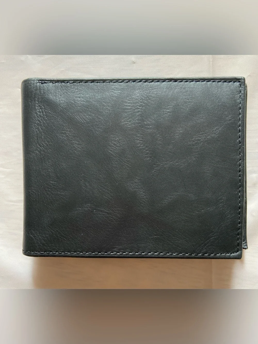 Buxton Classic Style Genuine Leather Bifold Wallet-Black